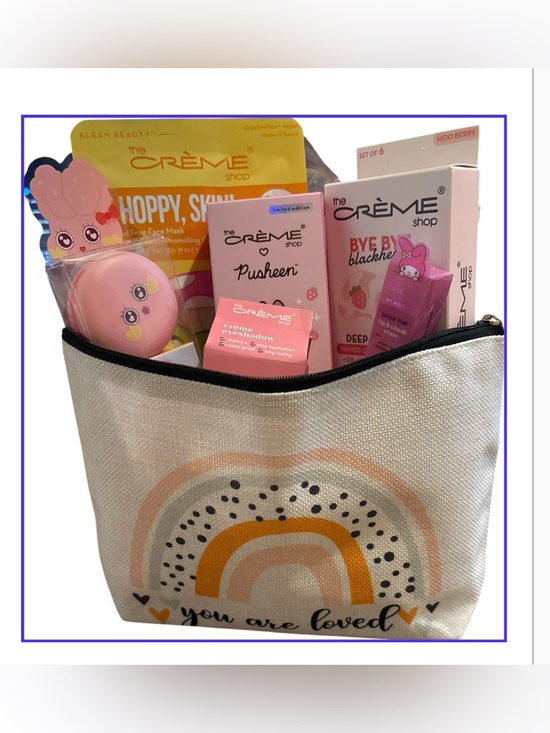 The Creme Shop Other - The Crème Shop Cute K-Beauty Bundle 7pc: Pusheen, Face Masks, Lip Balm & Pouch